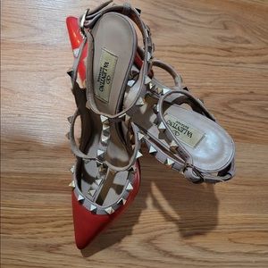 Valentino Garavani pumps. Executive wear. Worn ones